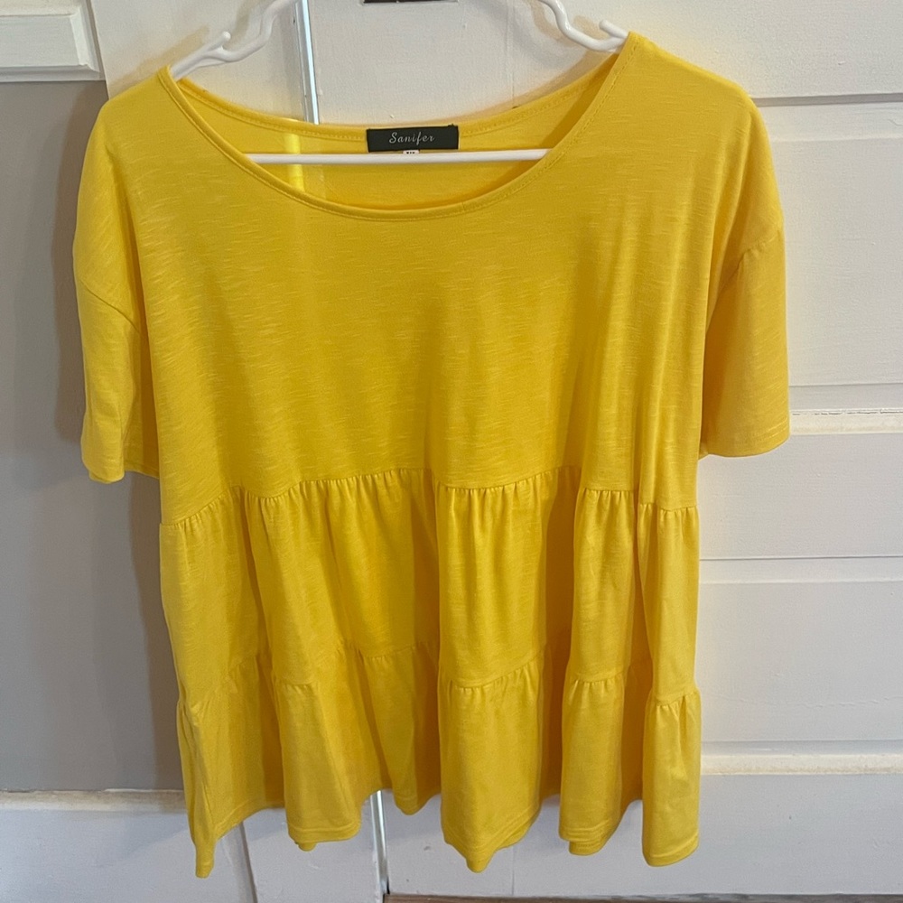 NWOT women’s baby doll style yellow top